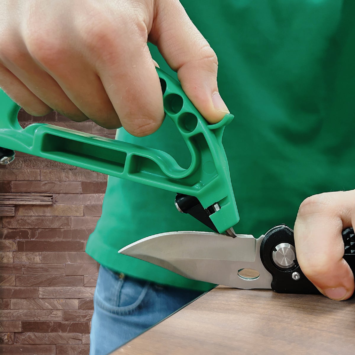 AccuSharp Green All-In-1 Tool Sharpener Image 2