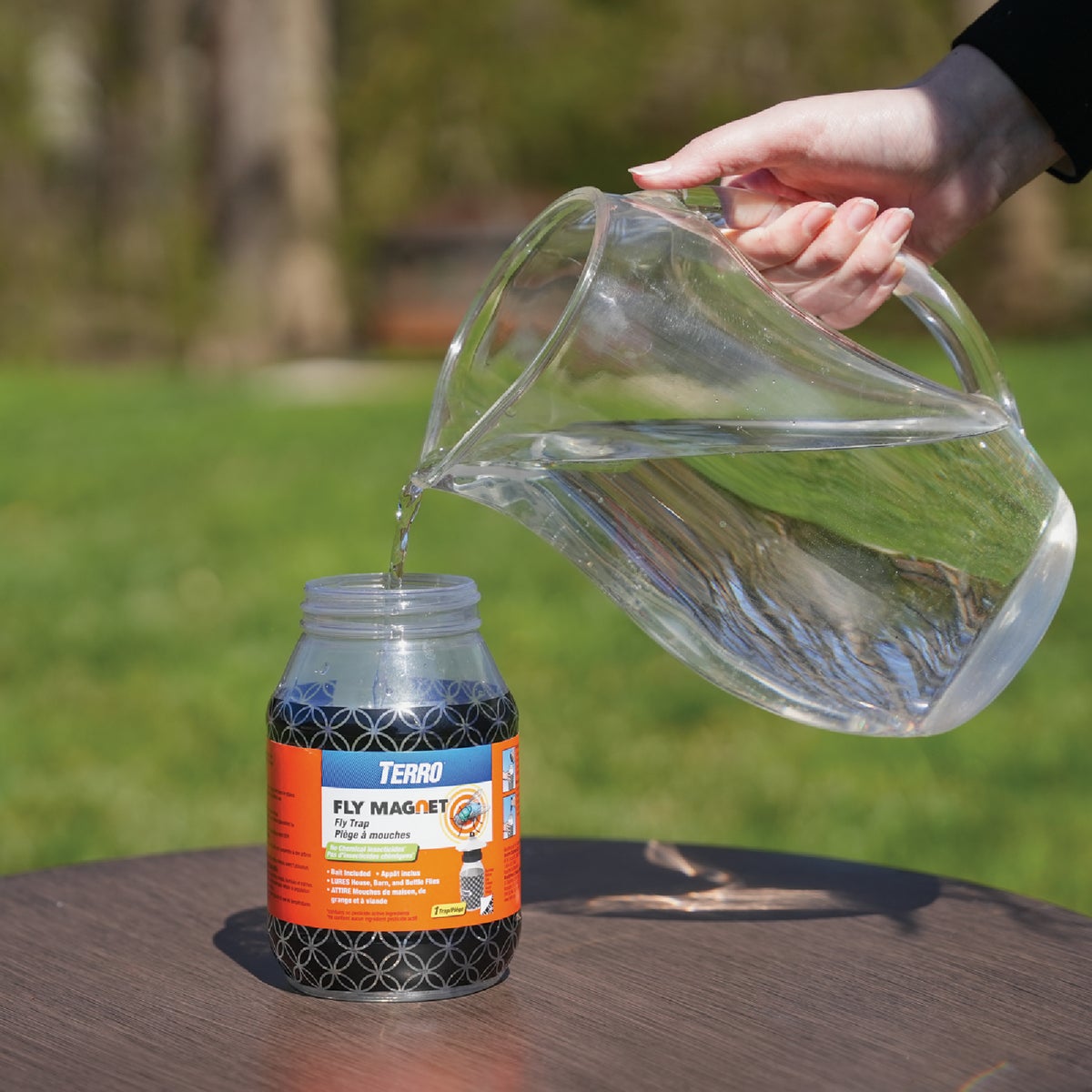 Terro Fly Magnet Reusable Outdoor Fly Trap Image 3