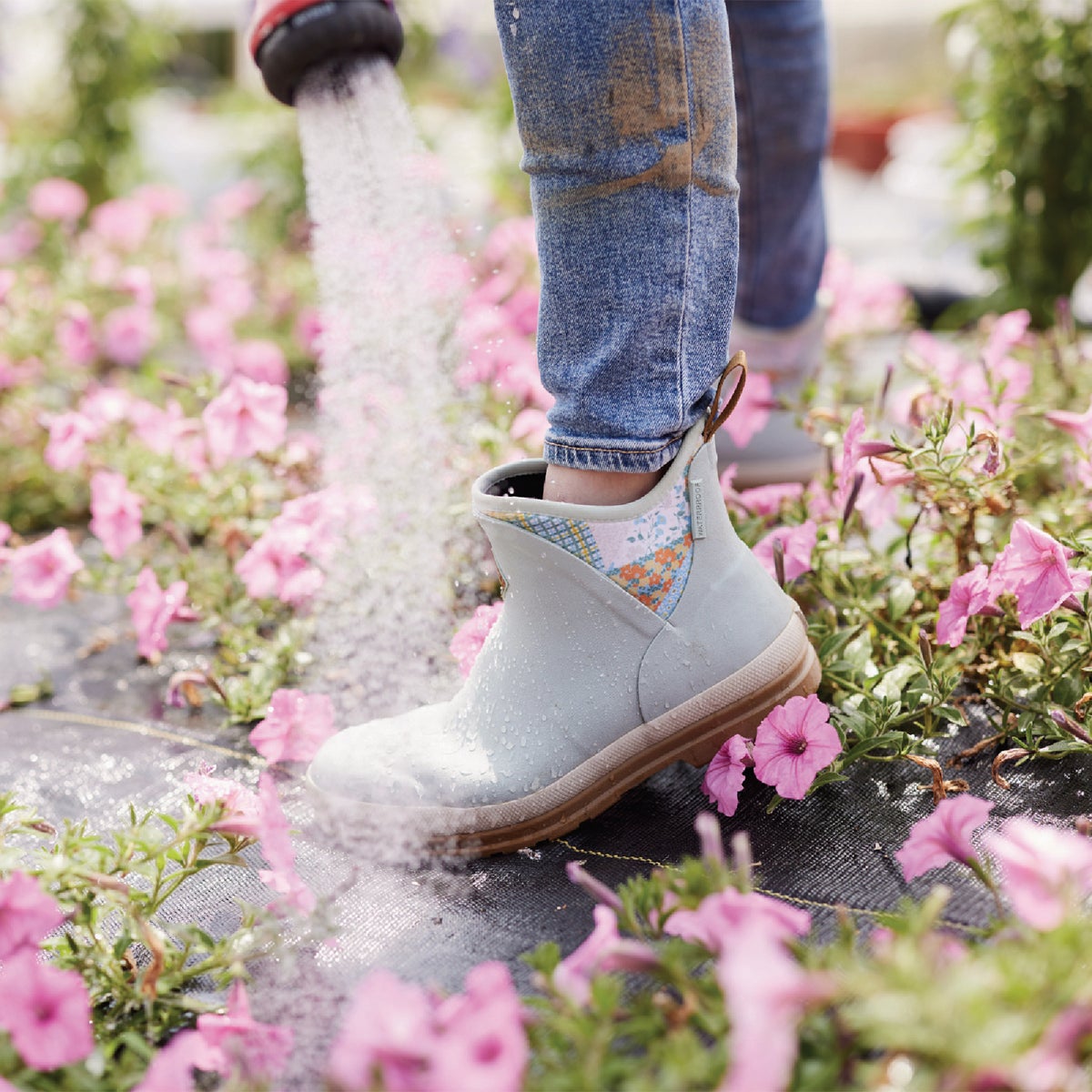 The Muck Boot Company Women's Blue Quilted Floral Original Ankle Boot, Size 8 Image 2