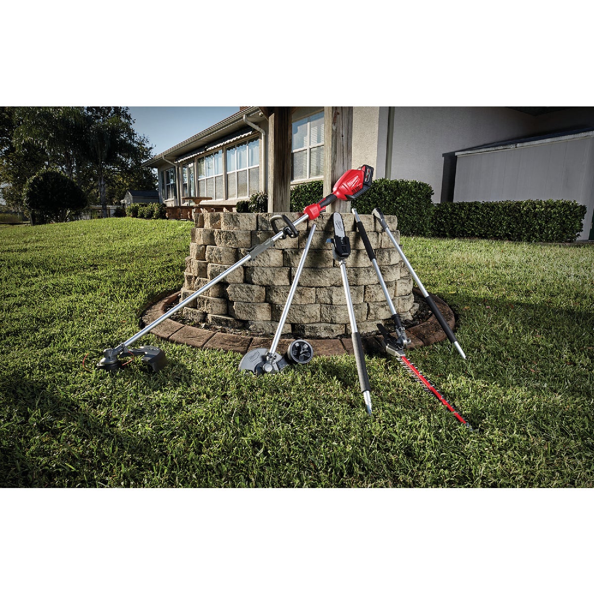 Milwaukee M18 FUEL 10 In. Pole Saw Attachment for QUIK-LOK Attachment System Image 2