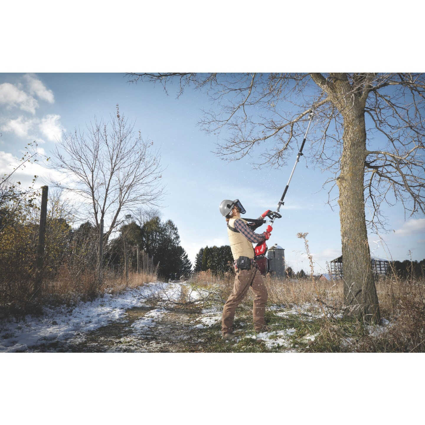 Milwaukee M18 FUEL 10 In. Pole Saw Attachment for QUIK-LOK Attachment System Image 4