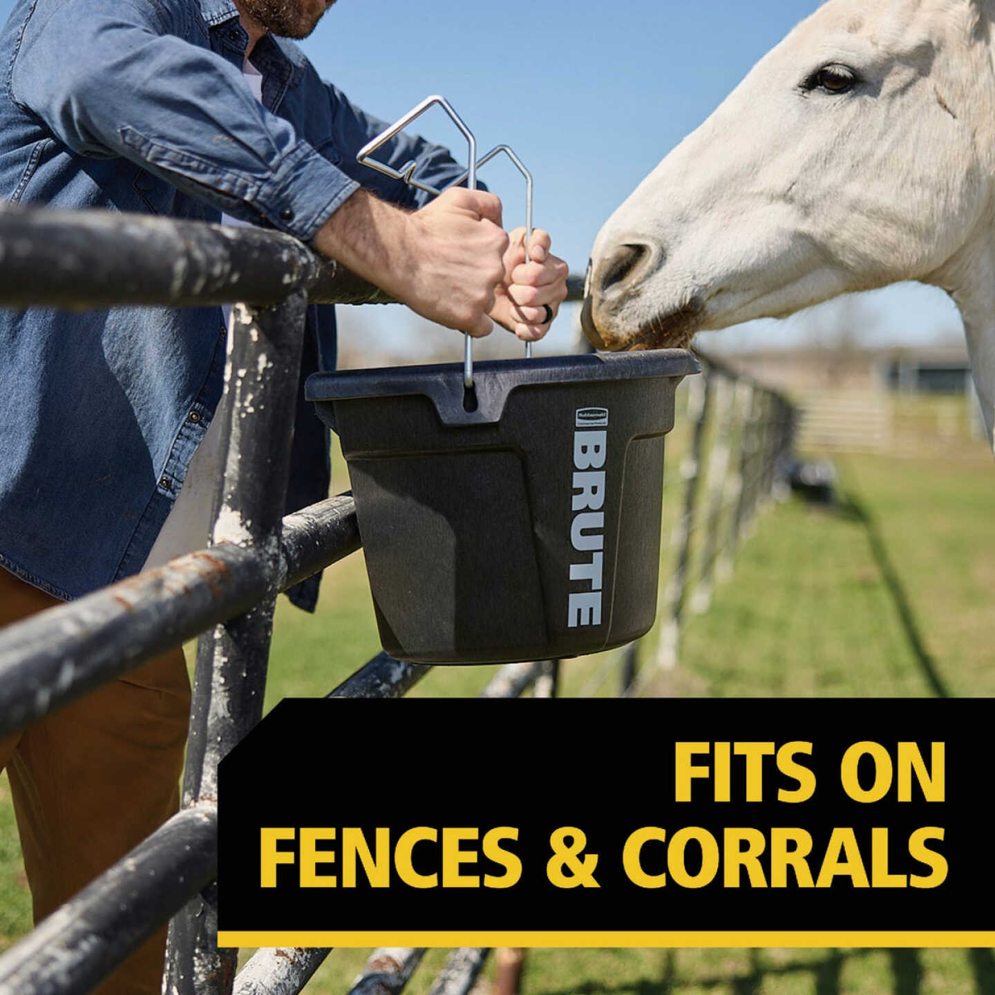 Rubbermaid Commercial Brute 5 Gal. 3-in-1 Flat Back Bucket Image 6