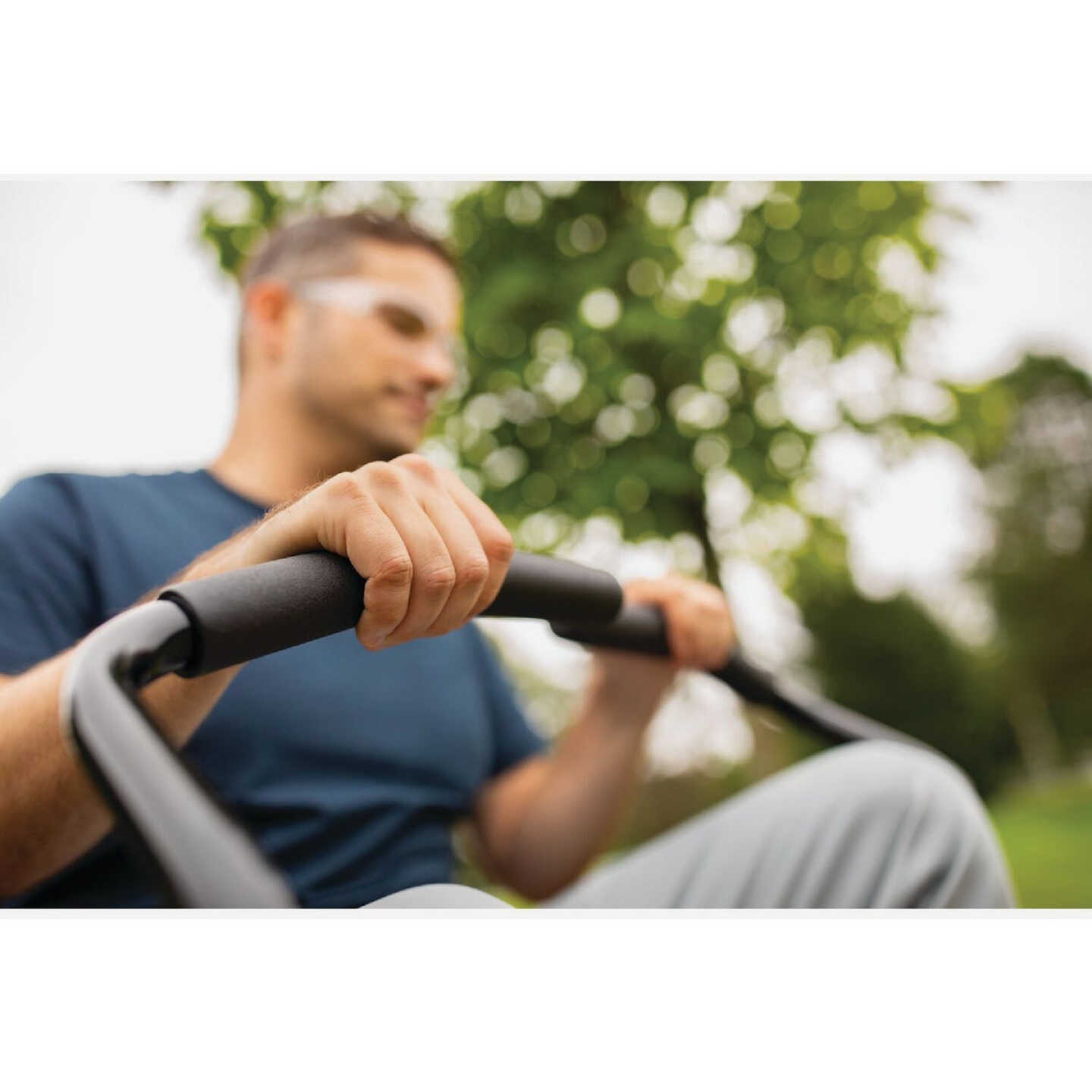 Troy-Bilt Mustang Z46 22HP Kohler Zero-Turn Riding Lawn Mower Image 3