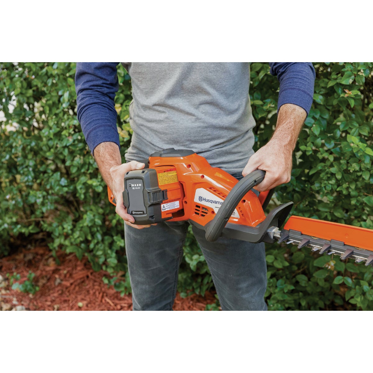 Husqvarna 320iHD60 Hedge Master Battery Hedge Trimmer Kit Image 6