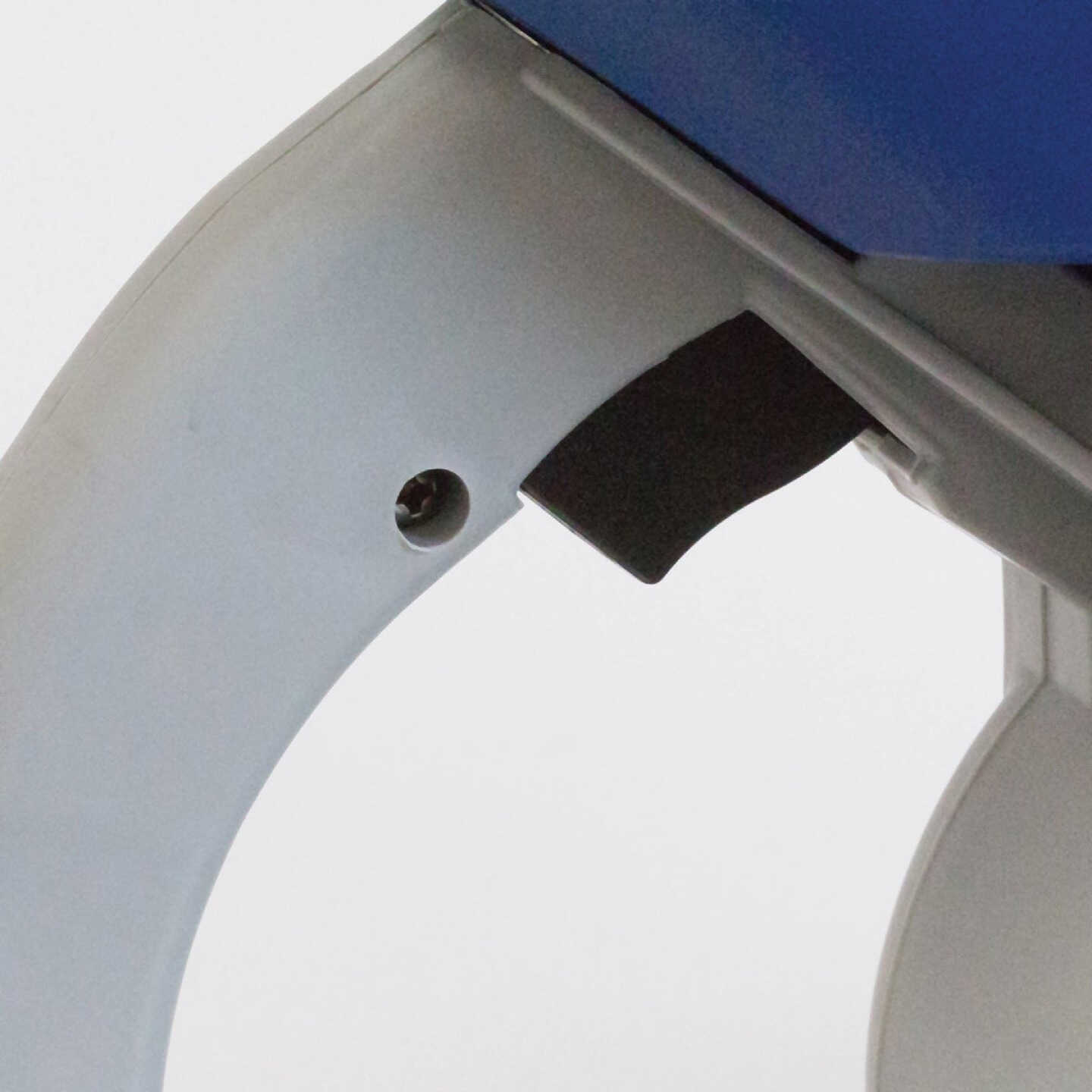 Chapin Salt & Ice Melt Hand Crank Spreader Image 6