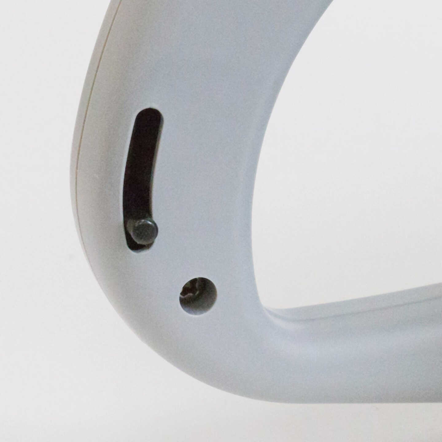 Chapin Salt & Ice Melt Hand Crank Spreader Image 3