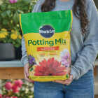 Miracle-Gro 8 Qt. Container Plant Potting Mix Image 2