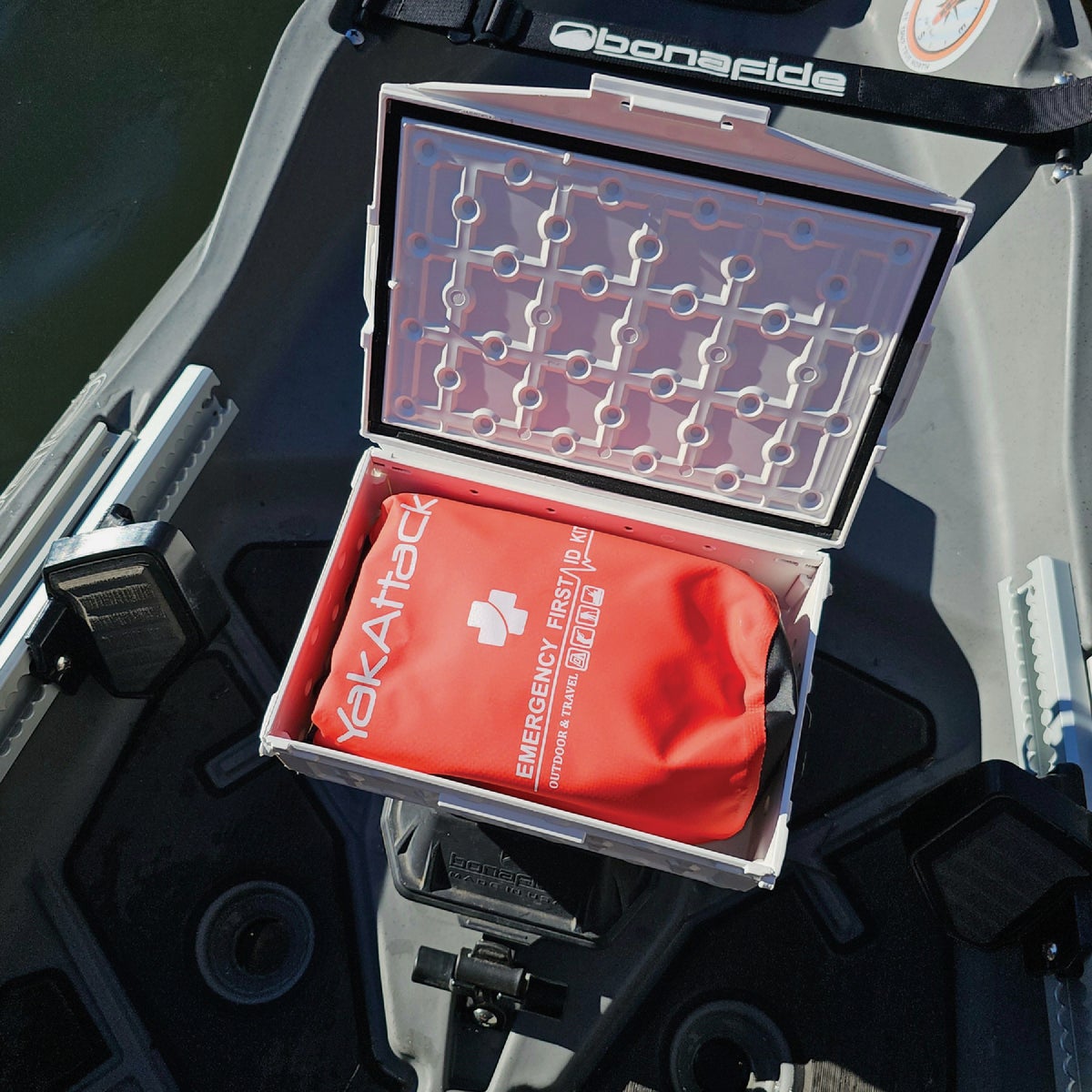 YakAttack Reel Essentials First Aid Kit with Quick Release Base Image 3