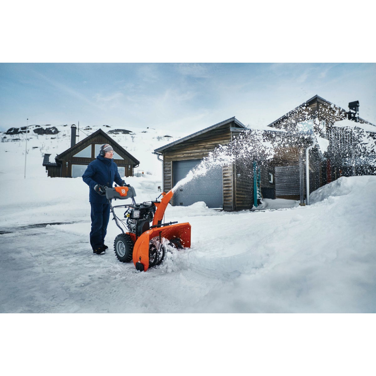 Husqvarna ST 230 30 In. Gas Snow Blower Image 2