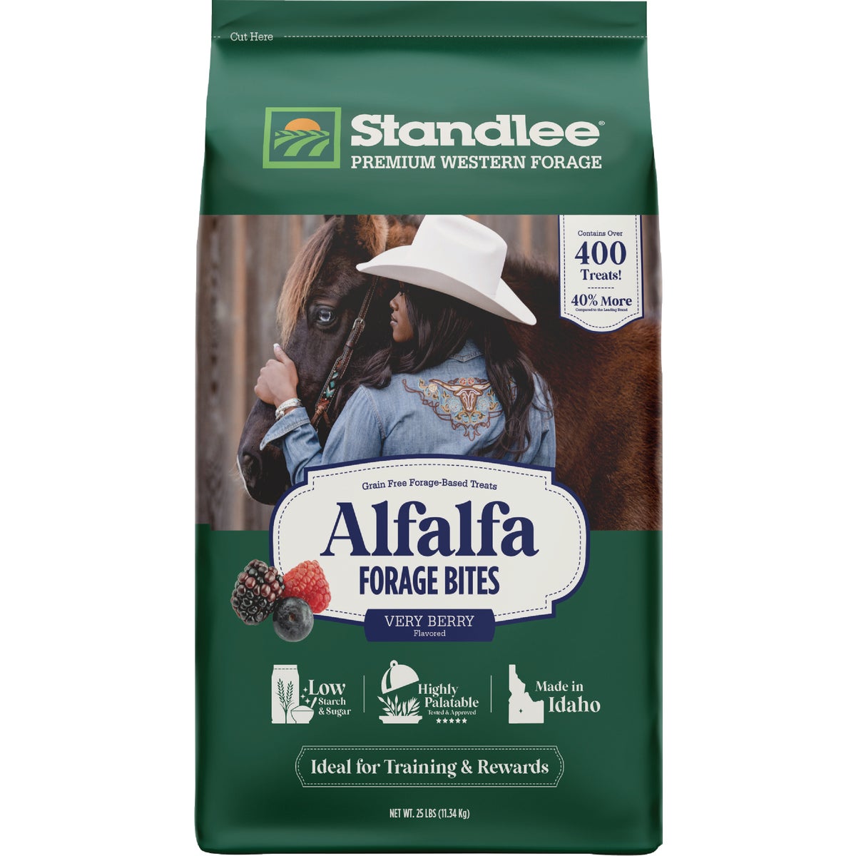Standlee 25 Lb. Alfalfa Very Berry Horse Forage Bites Image 1