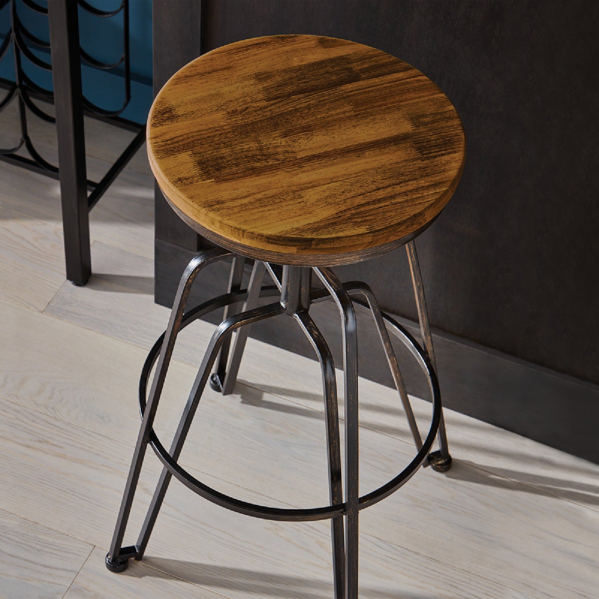 Minwax Wood Finish Penetrating Stain, Honey, 1/2 Pt. Image 5