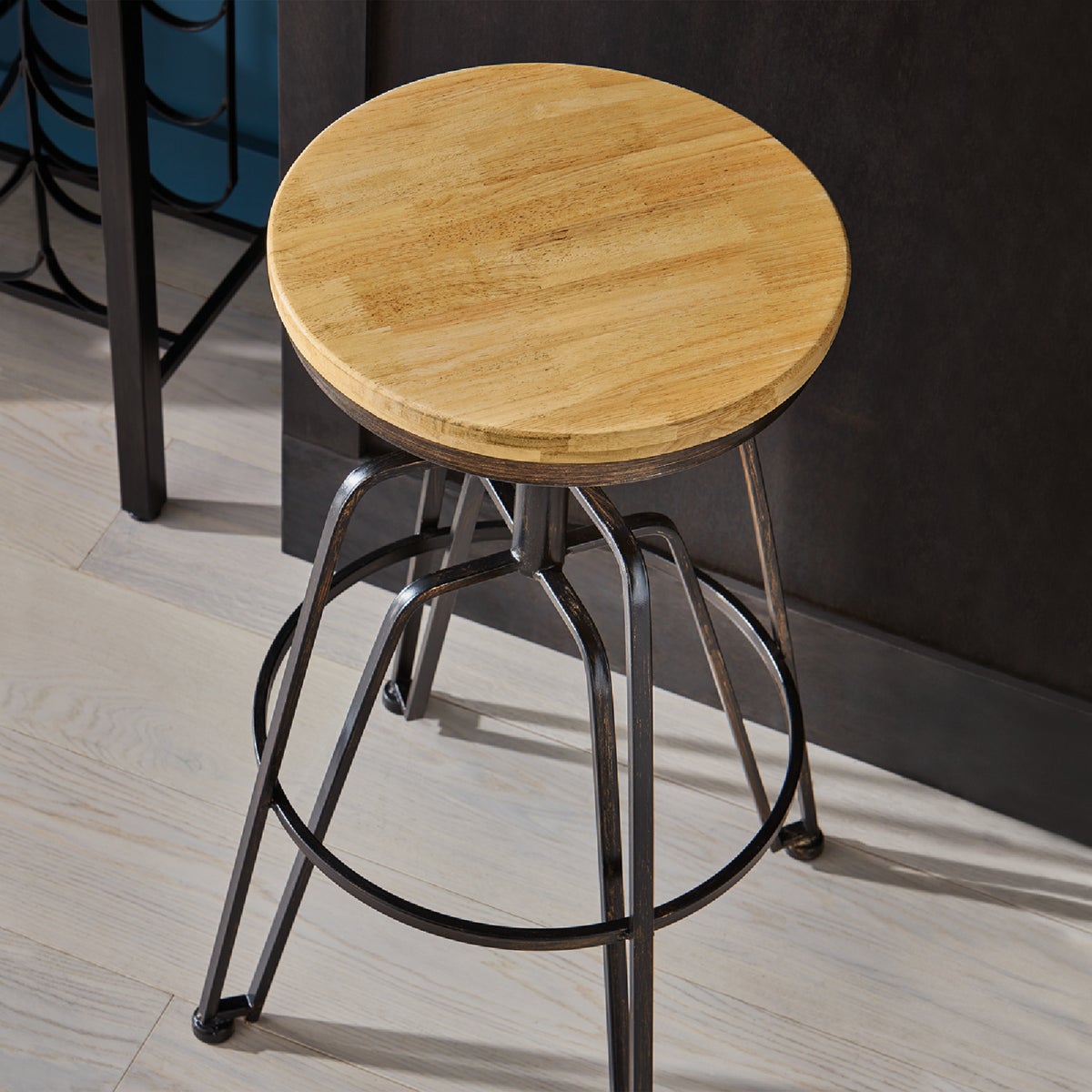 Minwax Wood Finish Penetrating Stain, Natural, 1/2 Pt. Image 5