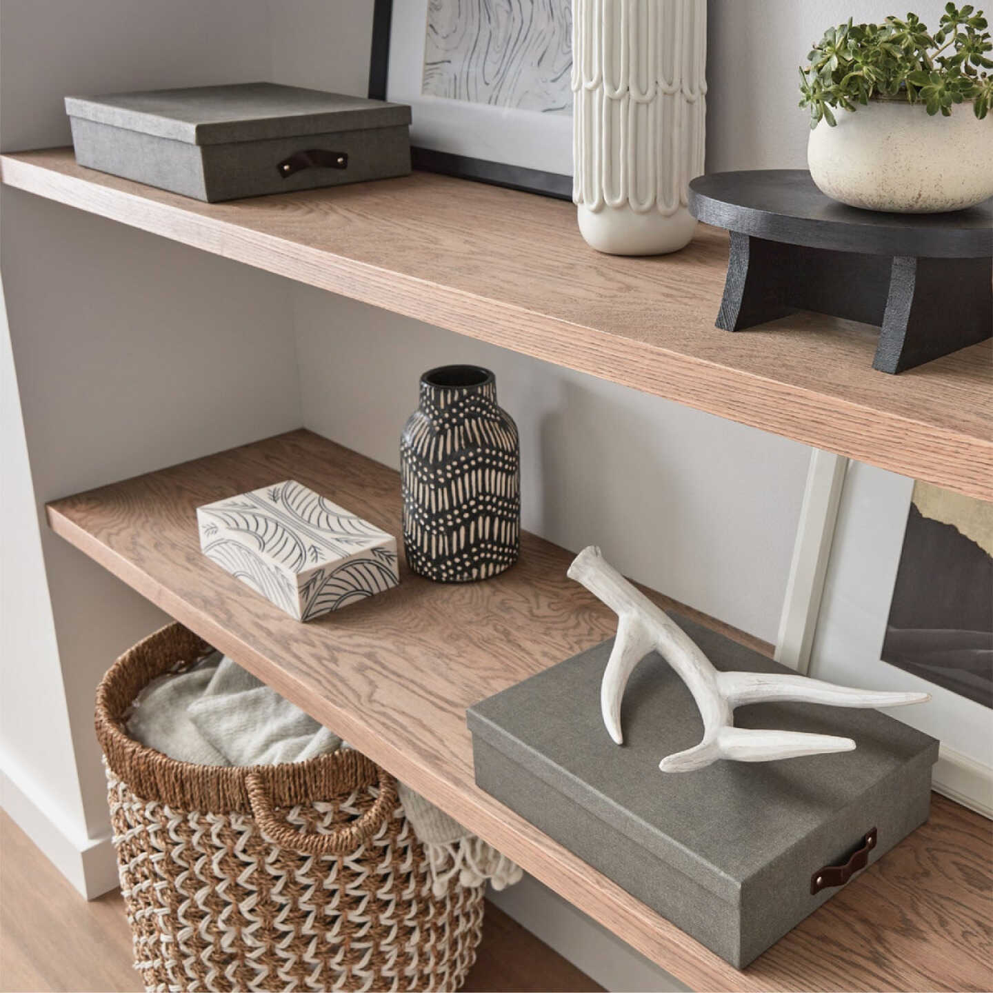 Minwax Satin Water Based Oil-Modified Interior Polyurethane, 1 Qt. Image 3