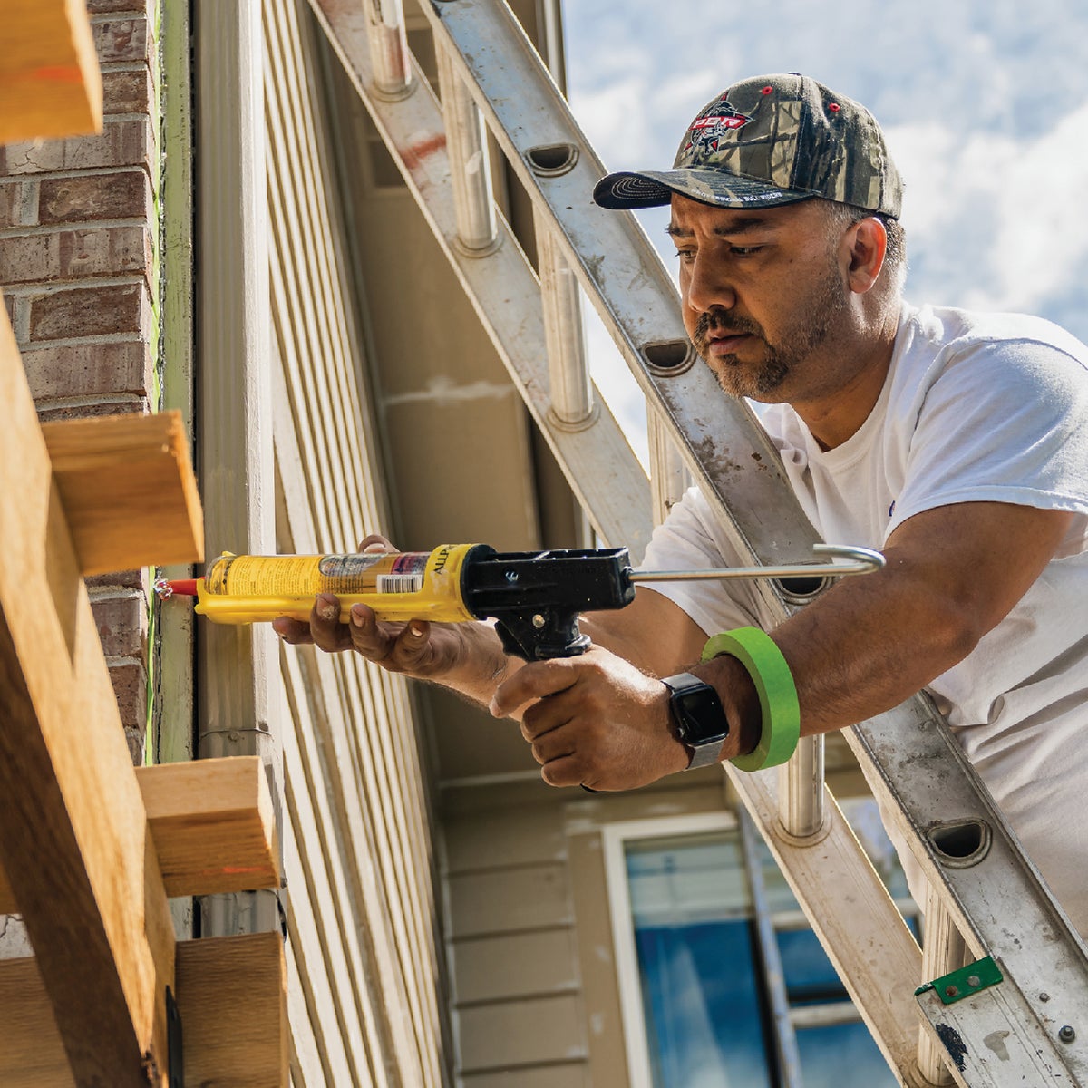 Sashco Lexel 10.5 Oz. Caulk Polymer Sealant, Clear Image 3