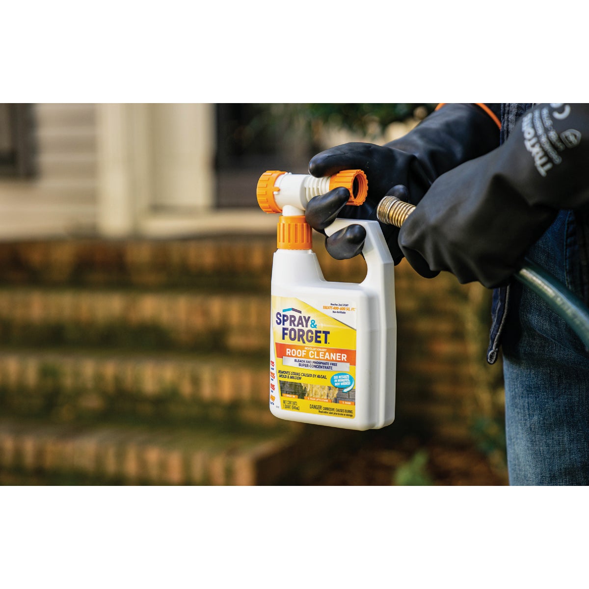 Spray & Forget 32 Oz. Revolutionary Roof Cleaner Hose End Super Concentrate Image 3