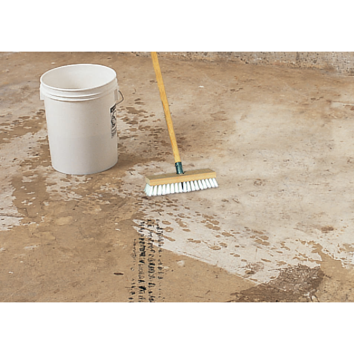 Rust-Oleum 32 Oz. Heavy-Duty Degreaser Image 2