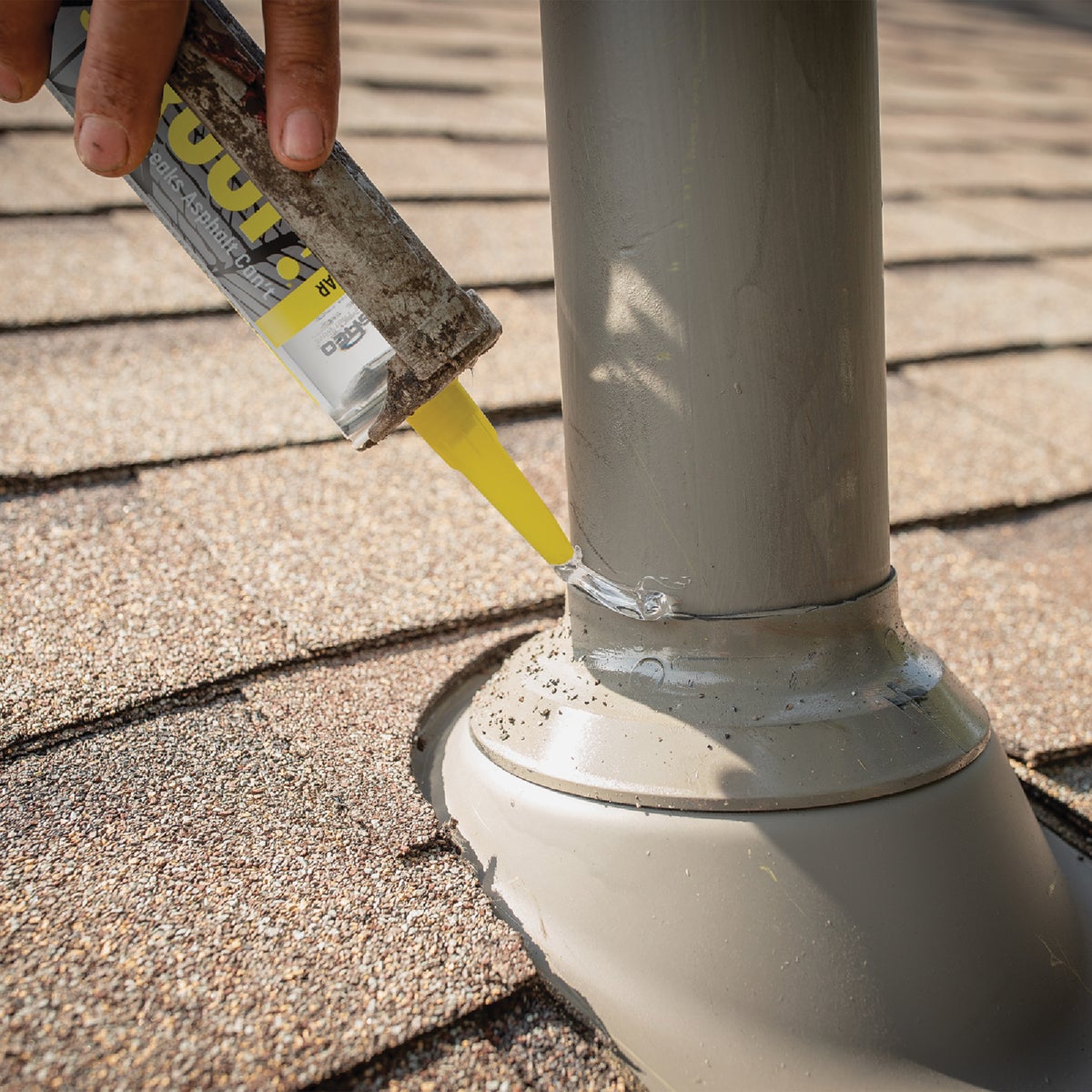 Through the Roof! 10.5 Oz. White Low VOC Roof Sealant Image 5
