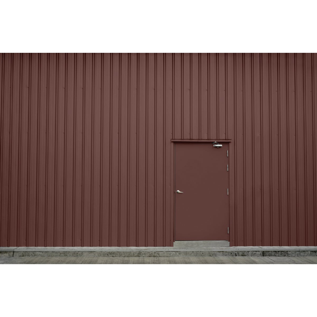 Rust-Oleum Professional Red Oxide 15 Oz. All-Purpose Spray Paint Primer Image 2