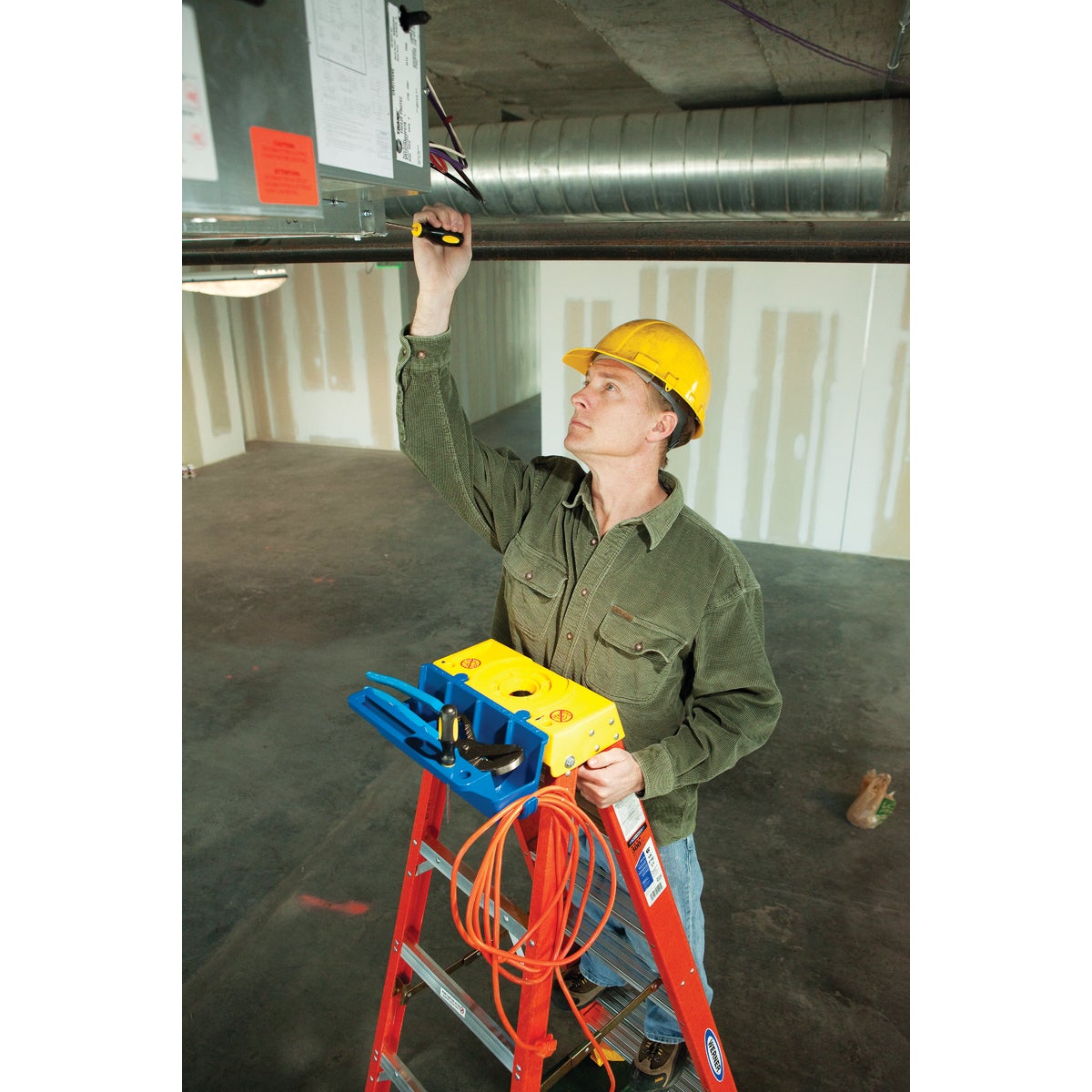 Werner Lock-In Ladder Job Caddy Image 4