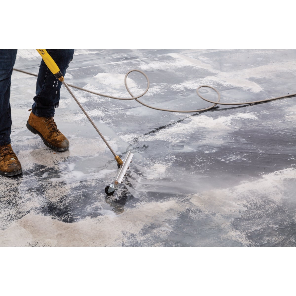 Rust-Oleum 1 Gal. One-Step Roof Prep Cleaner Image 4