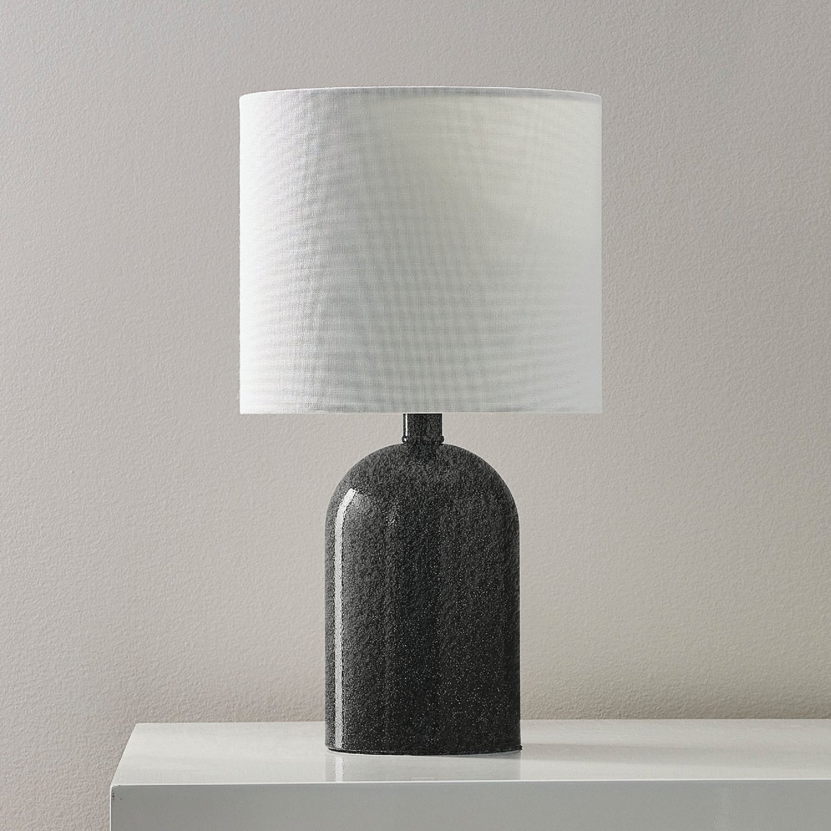 Rust-Oleum Universal 12 Oz. Hammered Black Paint Image 2