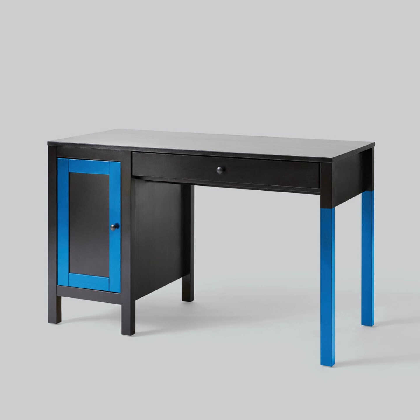 Rust-Oleum Painter's Touch 2X Ultra Cover Premium Latex Paint, Black Gloss, 1 Qt. Image 4