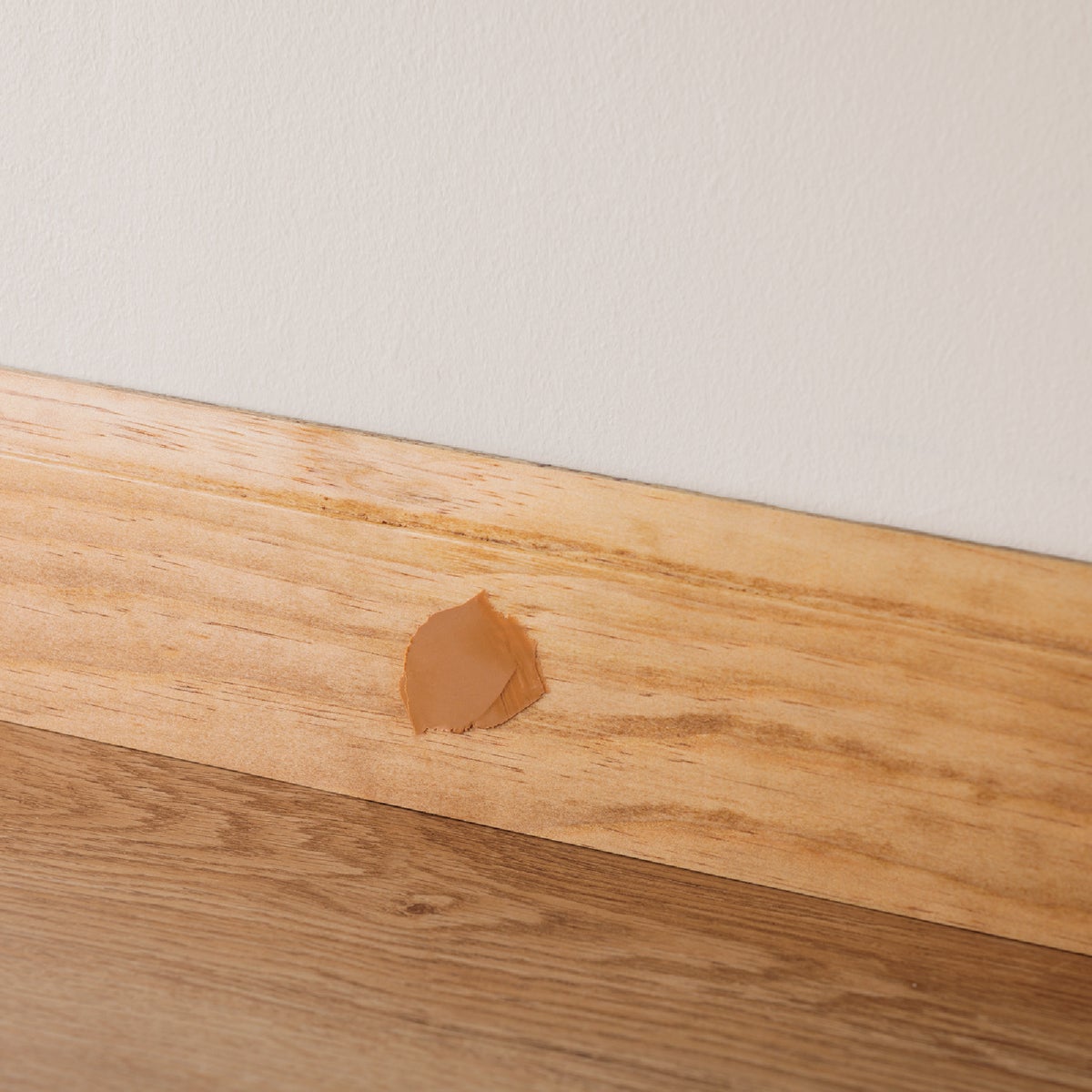 Minwax 3.75 Oz. Colonial Maple Wood Putty Image 3