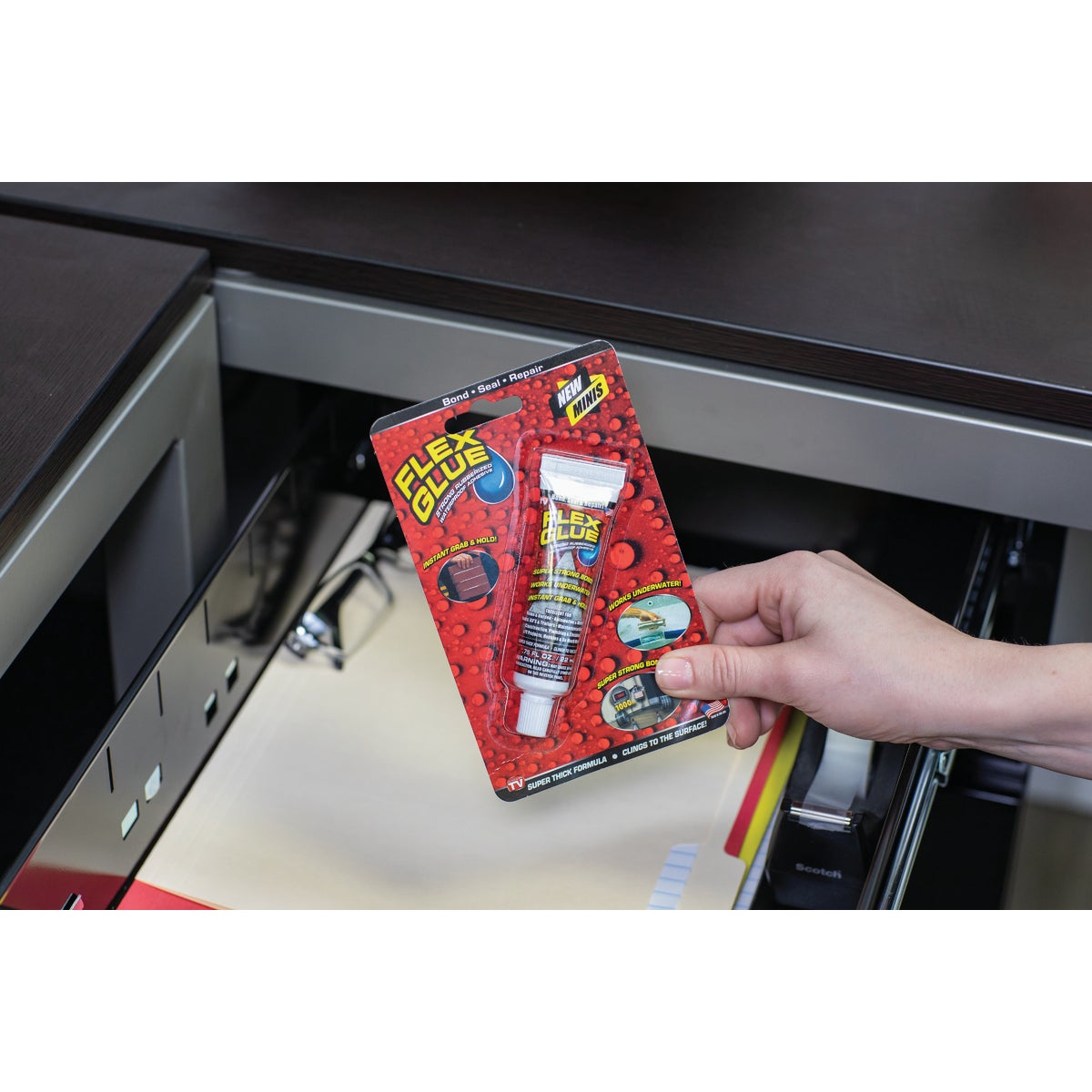 Flex Glue .75 Oz. White Multi-Purpose Adhesive Image 2