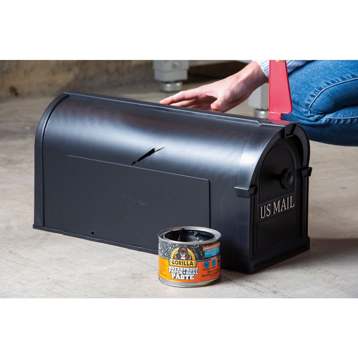 Gorilla 1 Lb. Black Waterproof Patch & Seal Paste Image 3