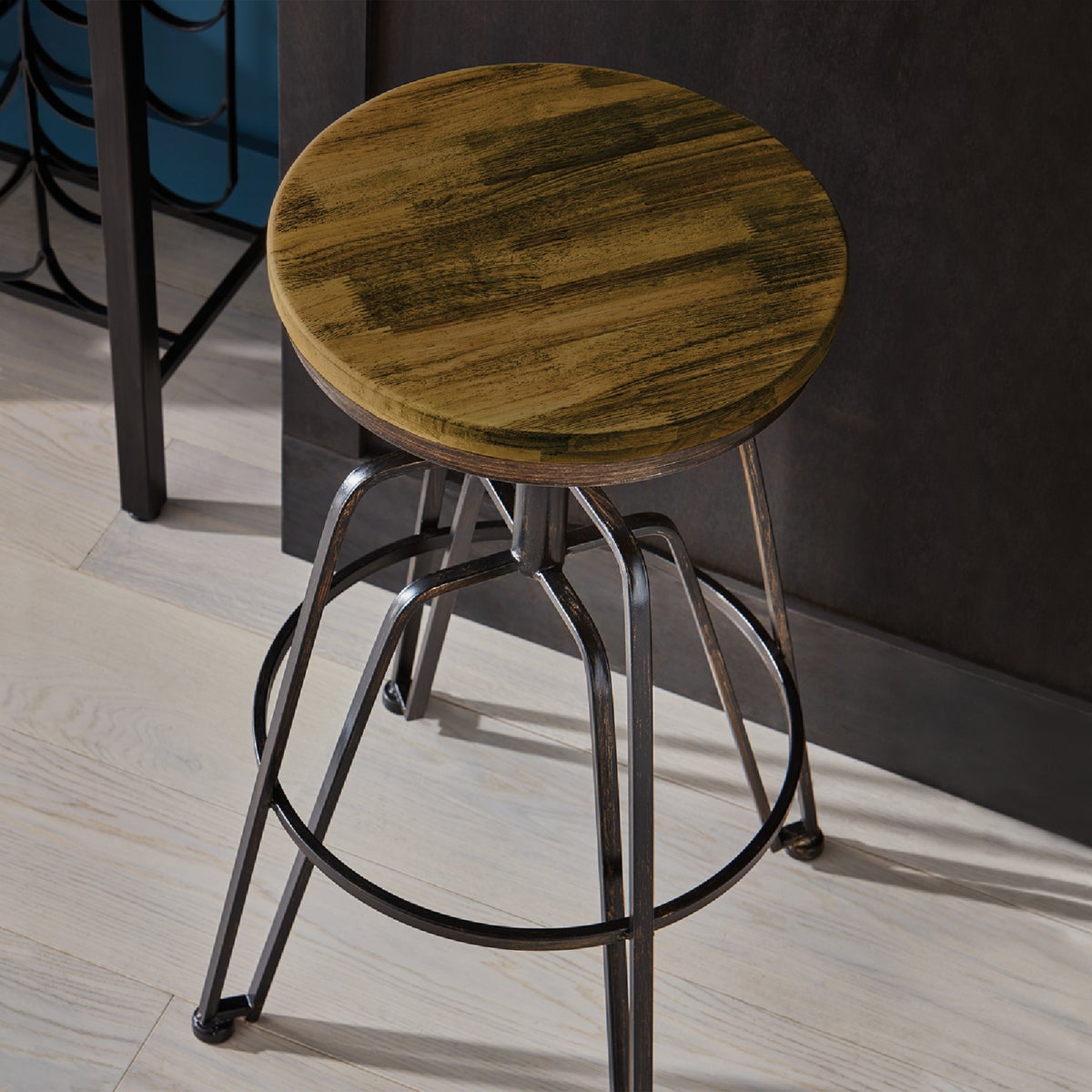 Minwax Wood Finish Penetrating Stain, Jacobean, 1 Gal. Image 5