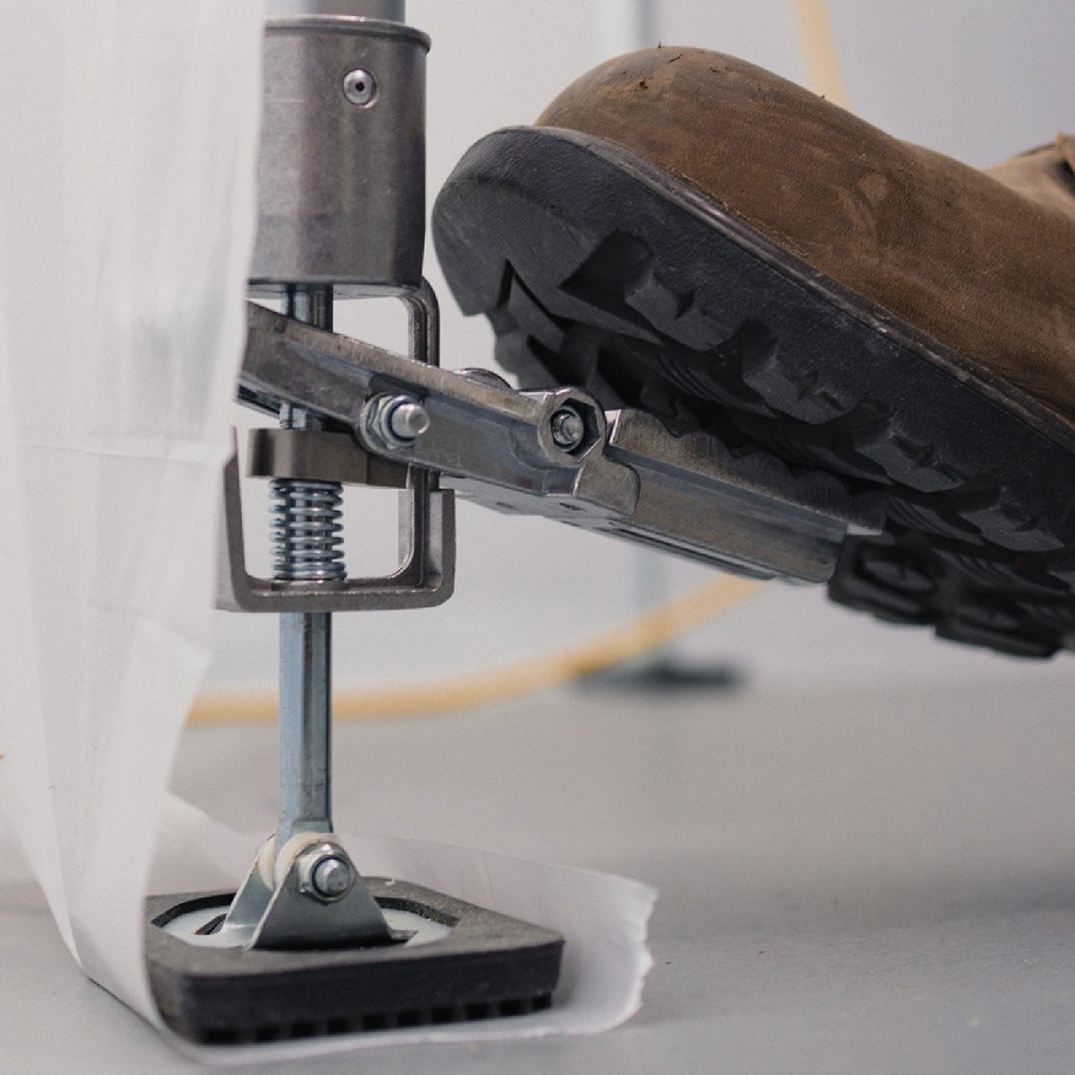 Trimaco E-Z Up  20 Ft. Heavy Duty Dust Containment Pole (2-Pack) Image 5