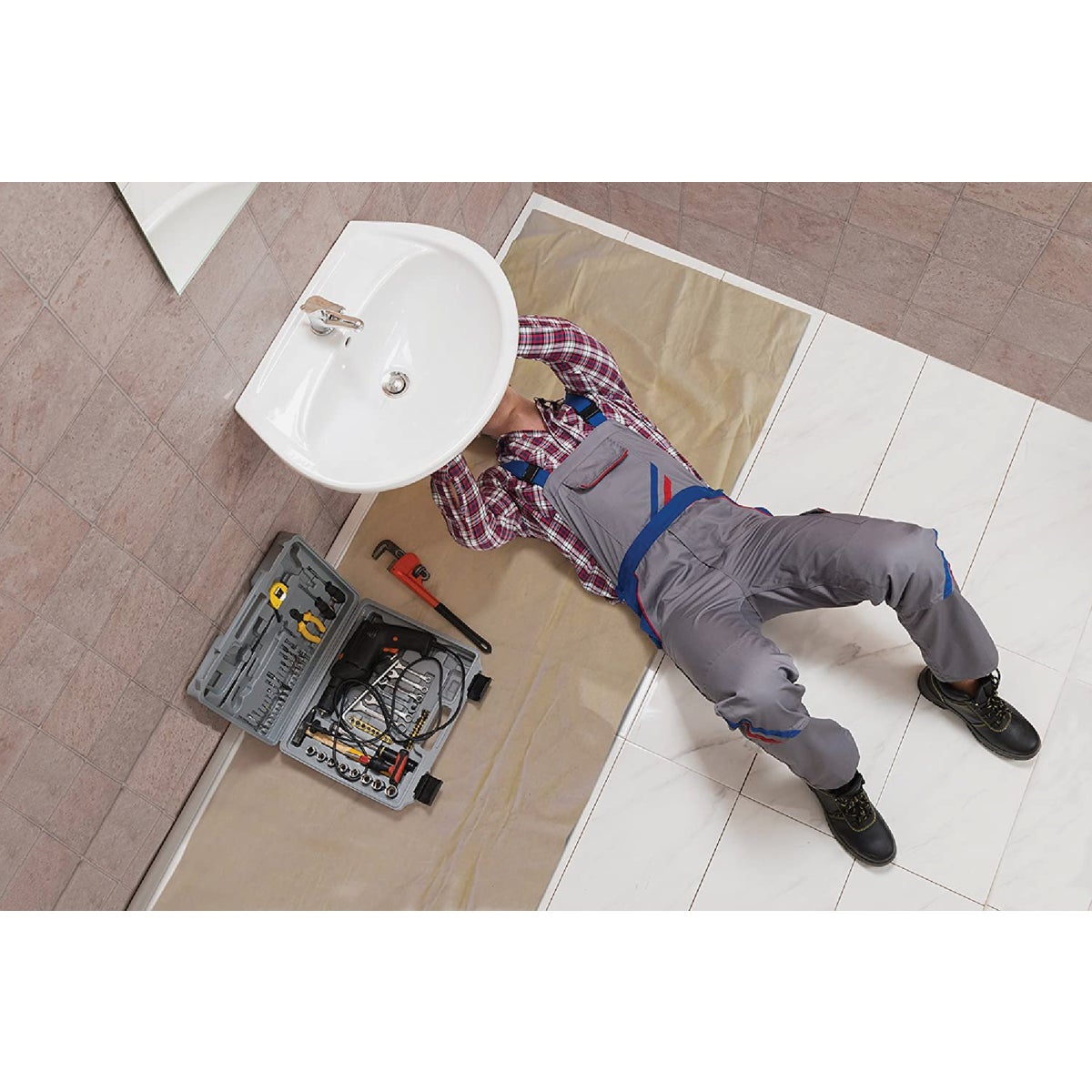 CoverGrip 3.5 Ft. x 4 Ft. 8 Oz. Non-Slip Safety Drop Cloth Image 4