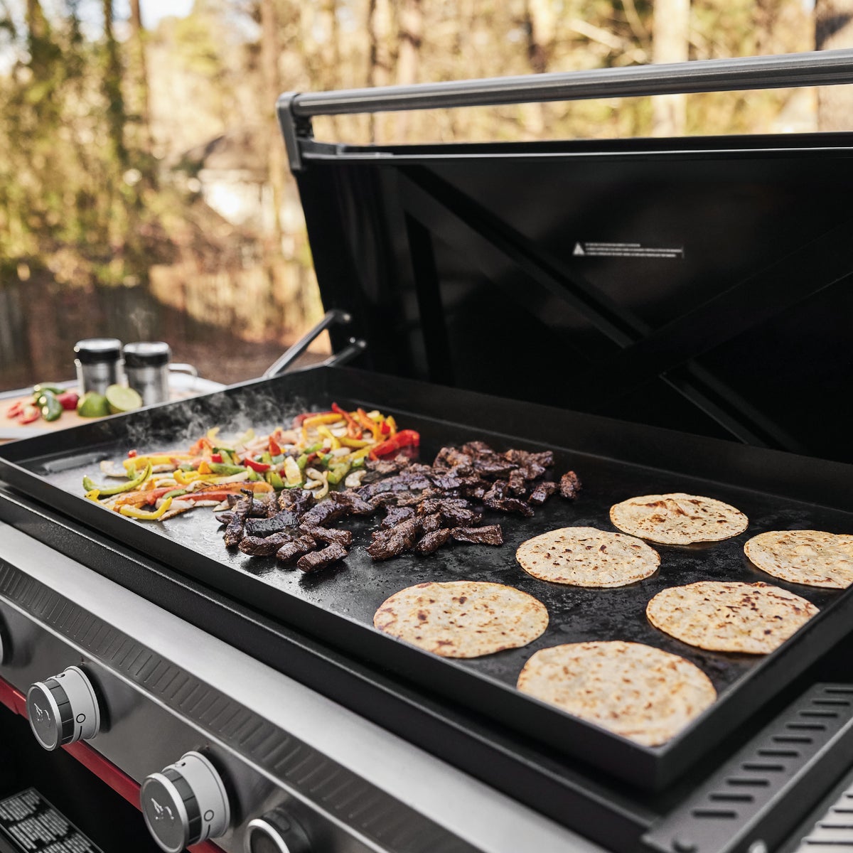 Weber GPD36 Slate LP Gas Griddle Image 3