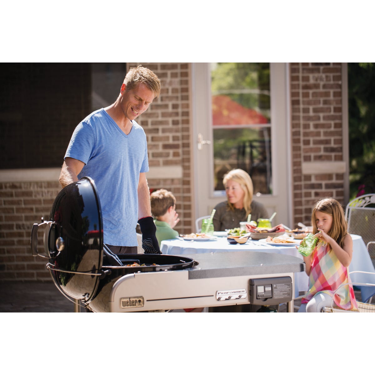 Weber Performer Deluxe 22 In. Charcoal Grill, Black Image 3