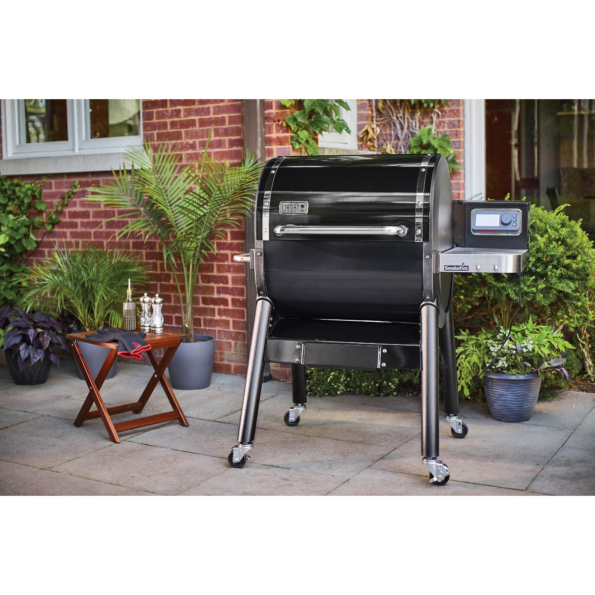 Weber SmokeFire EX4 Wood Pellet Grill, Black Image 5