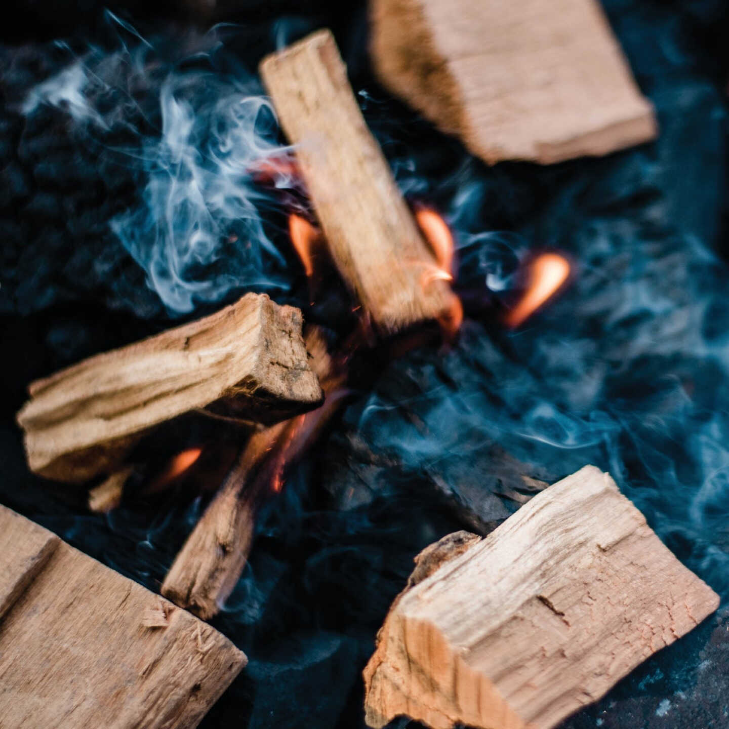 Western 500 Cu. In. Apple Wood Smoking Chunks Image 2