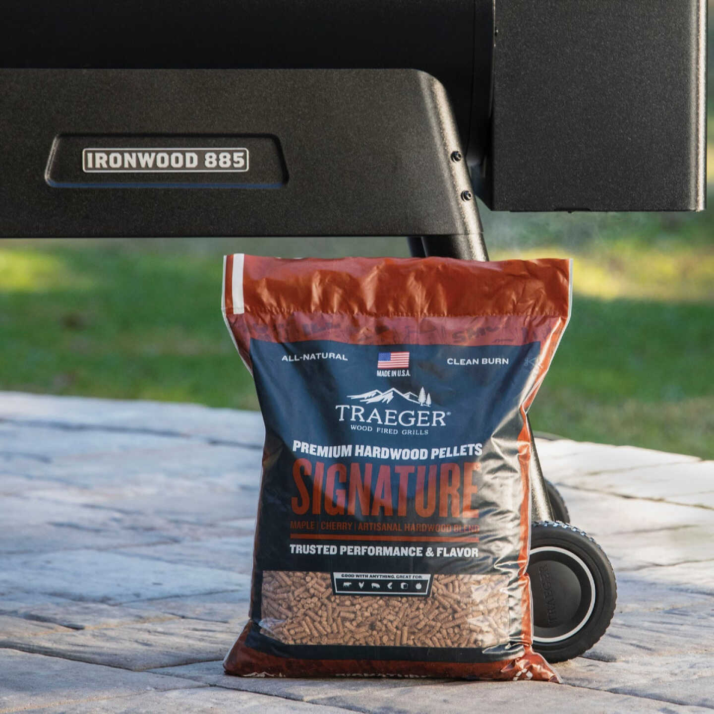Traeger 20 Lb. Signature Blend All-Natural Wood Grilling Pellets Image 2