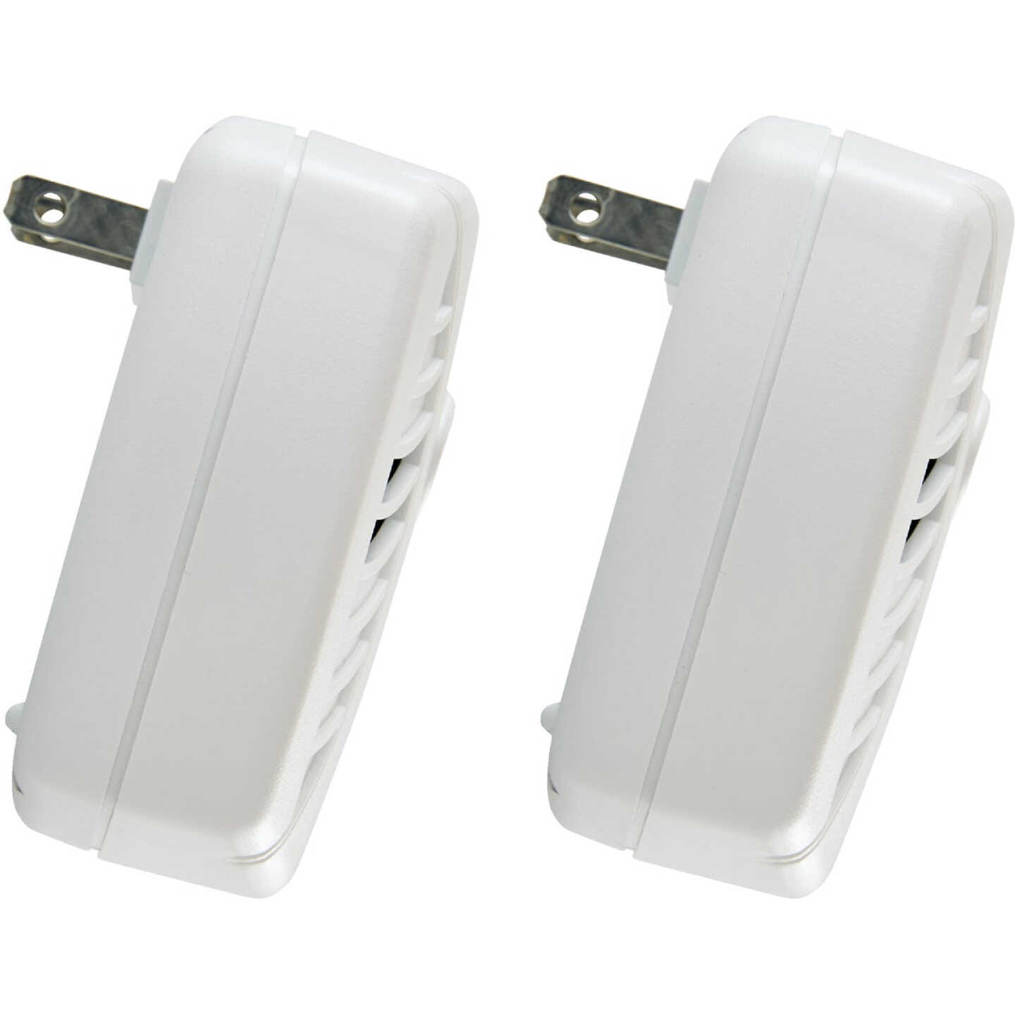 First Alert CO606 Plug-In 120V Electrochemical Carbon Monoxide Alarm with Battery Backup (2-Pack) Image 4