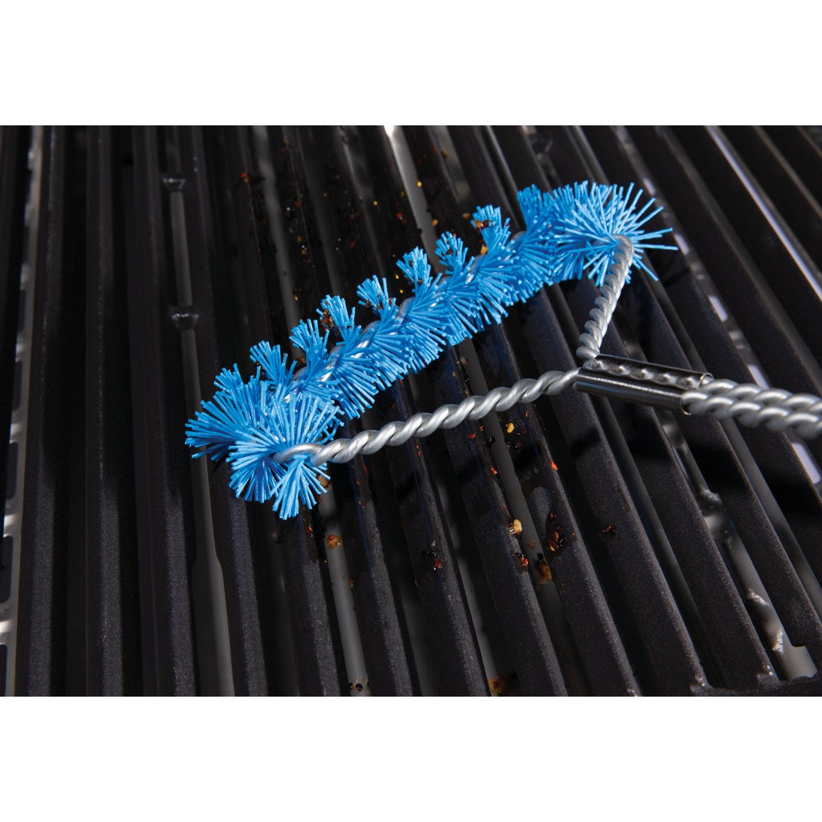 Broil King 18.11 In. Twisted Nylon Tri-Head Grill Cleaning Brush Image 2