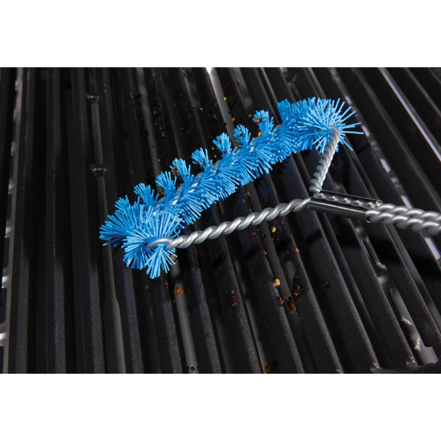 Broil King 18.11 In. Twisted Nylon Tri-Head Grill Cleaning Brush Image 2