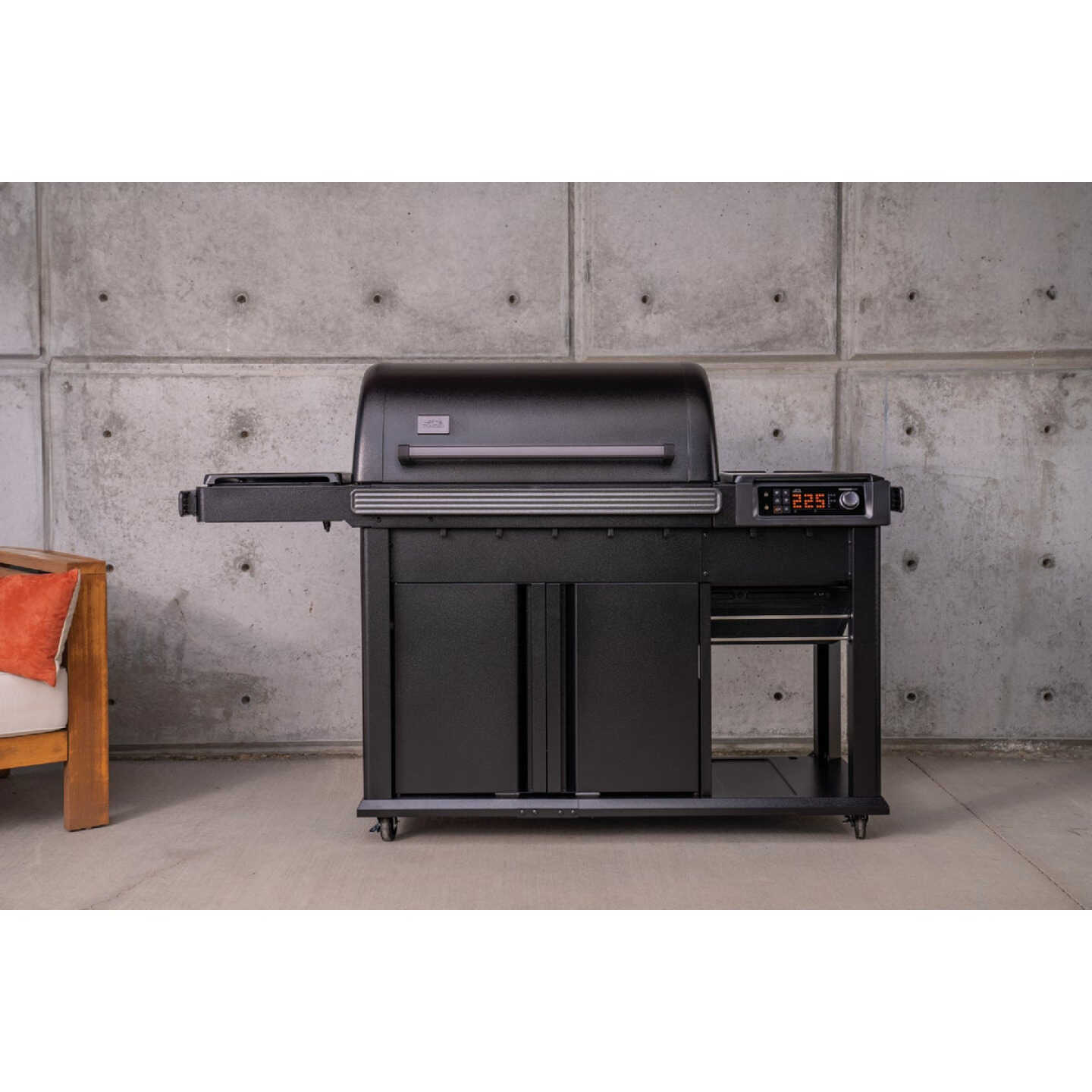 Traeger Woodridge Elite WiFire Pellet Grill Image 2