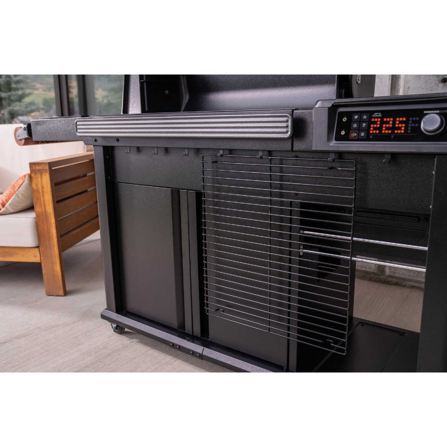 Traeger Woodridge Elite WiFire Pellet Grill Image 6