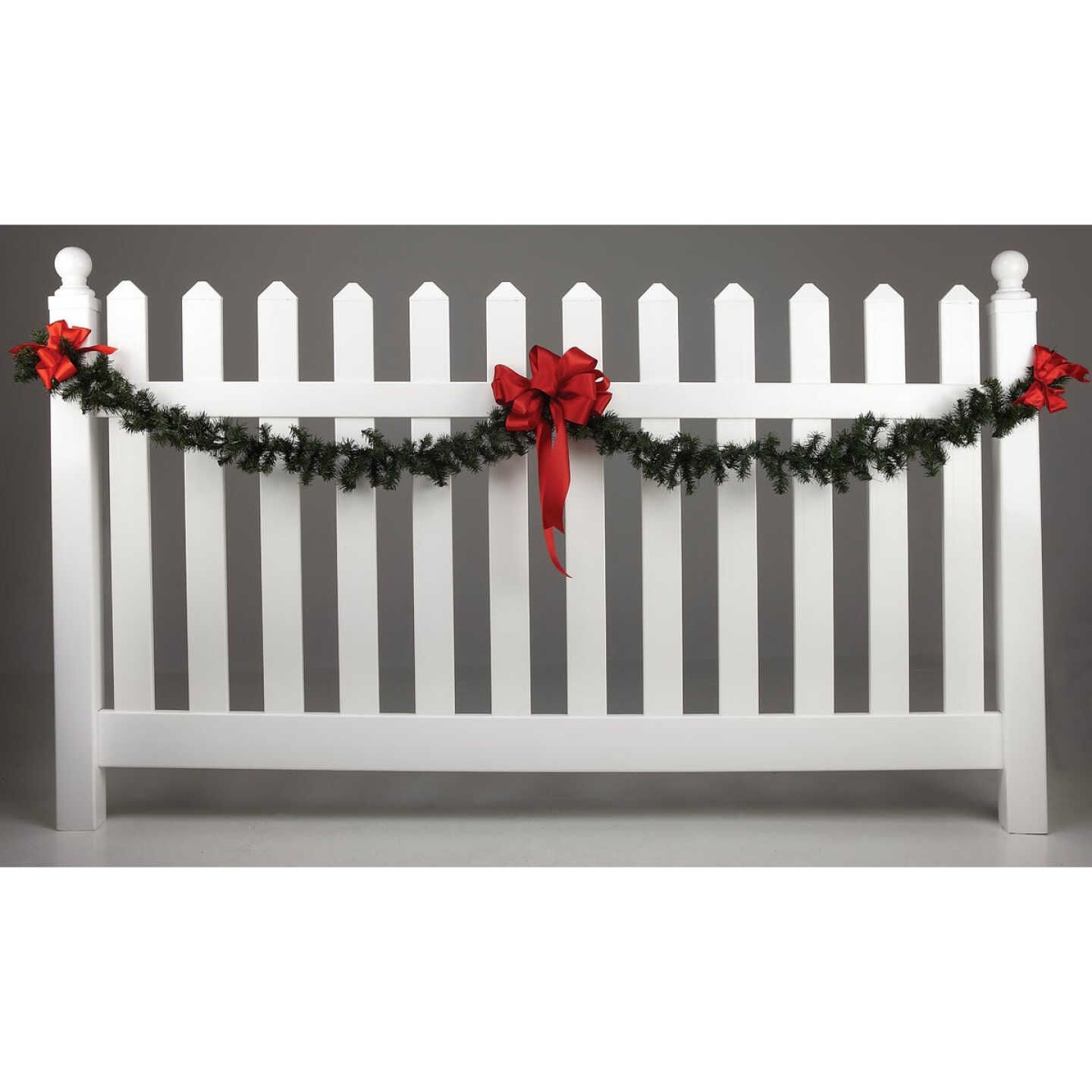 Gerson 9 Ft. Canadian Pine Garland Image 2