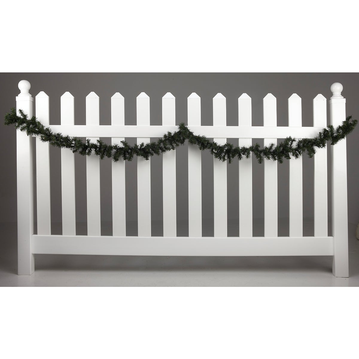 Gerson 9 Ft. Canadian Pine Garland Image 3