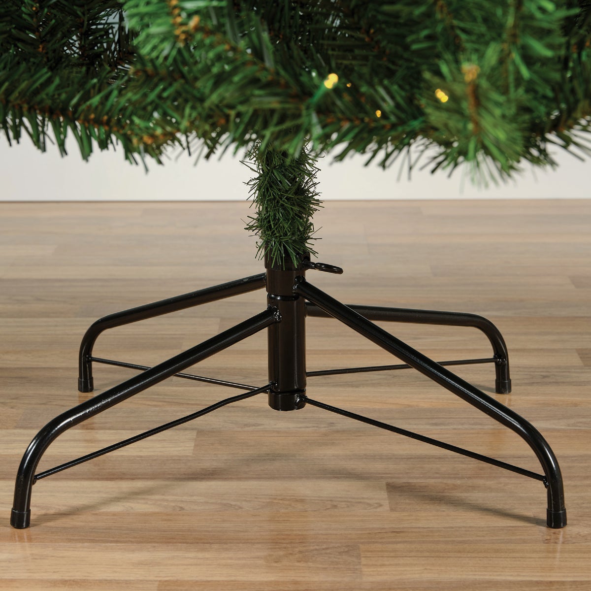 Everlands 6 Ft. Warm White LED Monarch Pine Christmas Tree Image 3