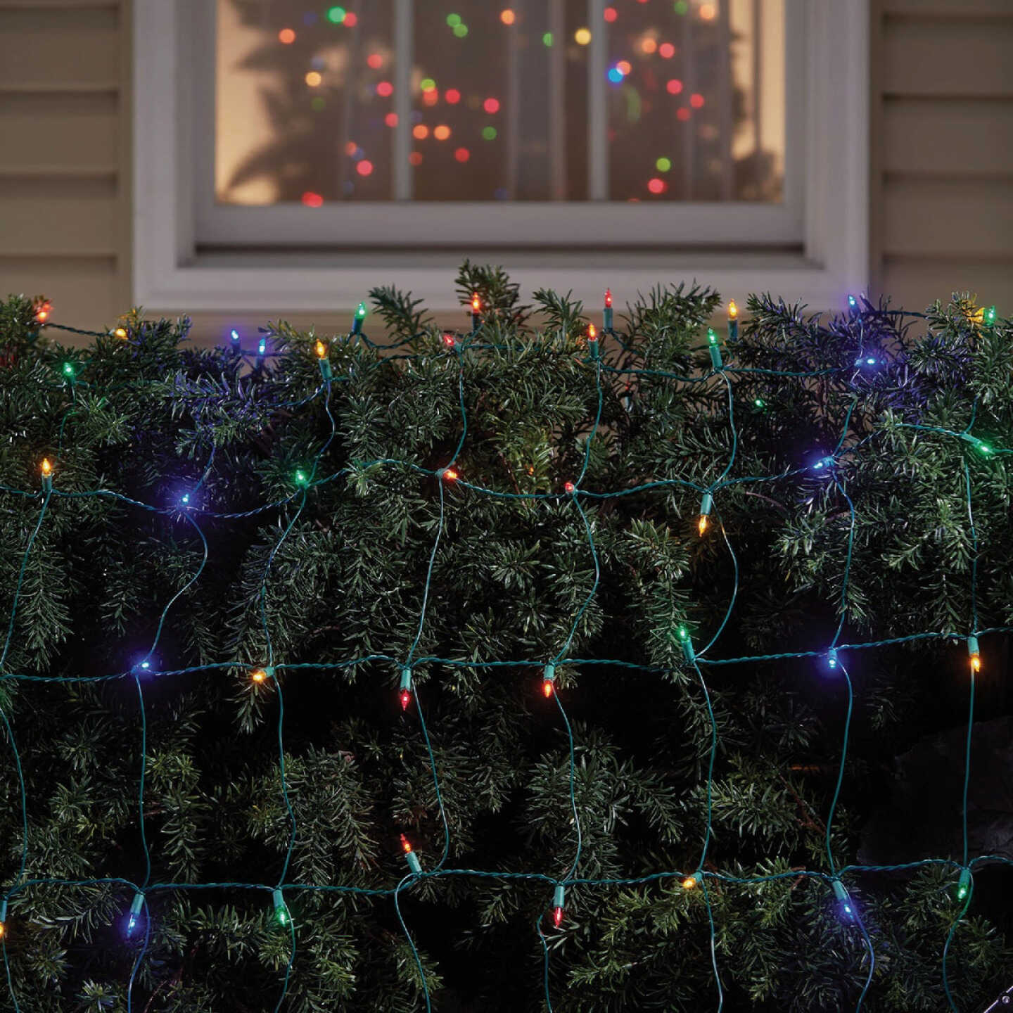 SYLVANIA 100 Lt Staylit Traditional Glow Glass Mini LED 4'x6' Multi Net Image 1