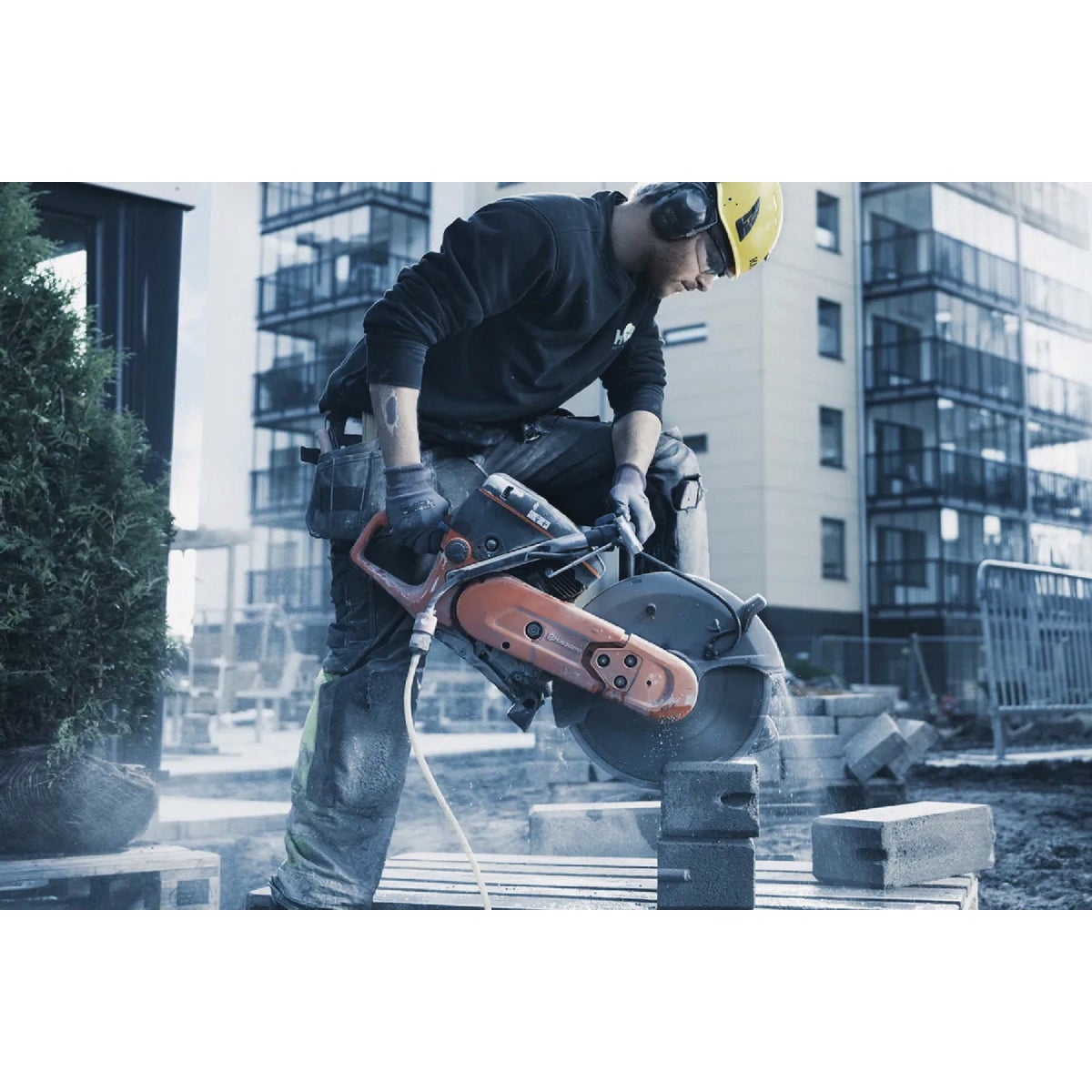 Husqvarna K770 14 In. Gas Power Cutter Saw Image 3