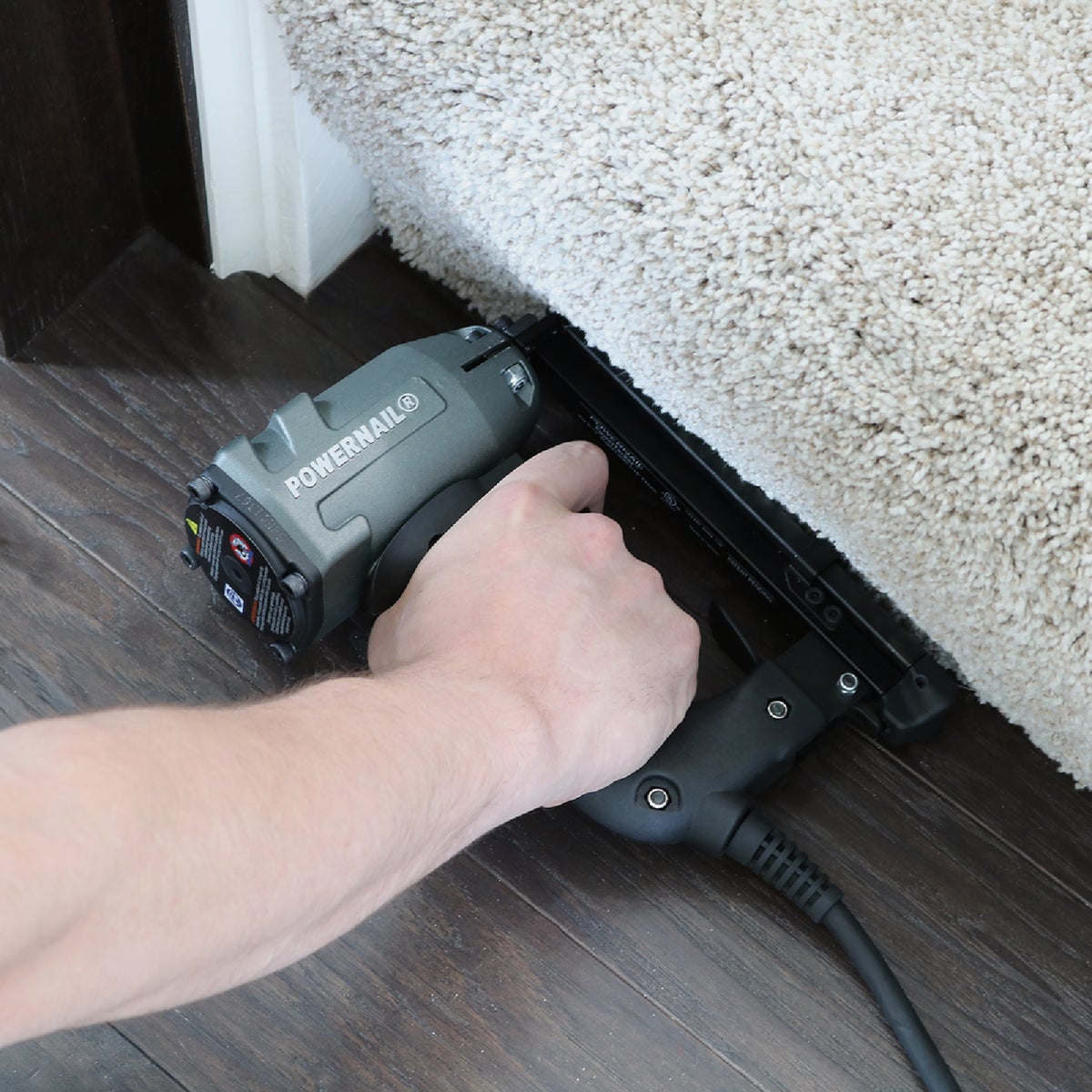 Powernail 20-Gauge 3/16 In. Electric Carpet Floor Stapler Image 3